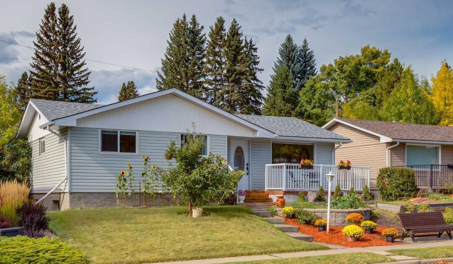 4023 Charleswood Dr Nw, For Sale in Calgary eXp Realty