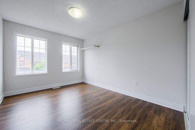 359 Bussel Cres, House attached with 3 bedrooms, 3 bathrooms and 1 parking in Milton ON | Image 21