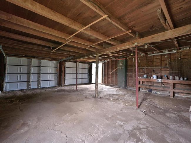 2 stall garage | Image 18