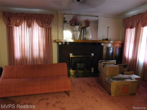 3761 Taylor St, Detroit, MI, 48206-1929 | Card Image