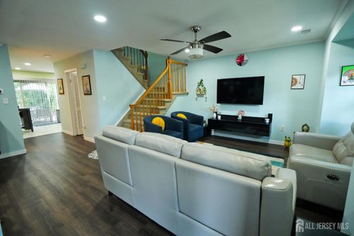 1702 Oak Ct, MONMOUTH JUNCTION, NJ, 08852-2103 | Card Image