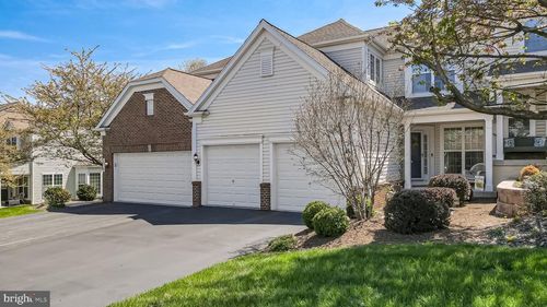5220 Blue Sky Dr, Orefield, PA, 18069-9112 | Card Image