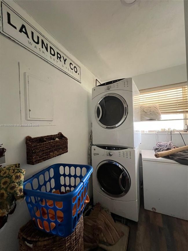 8230 Nw 15 Th St, House other with 3 bedrooms, 1 bathrooms and null parking in Pembroke Pines FL | Image 20