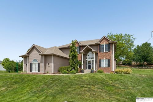4004 Birchwood Dr, Bellevue, NE, 68123-3740 | Card Image