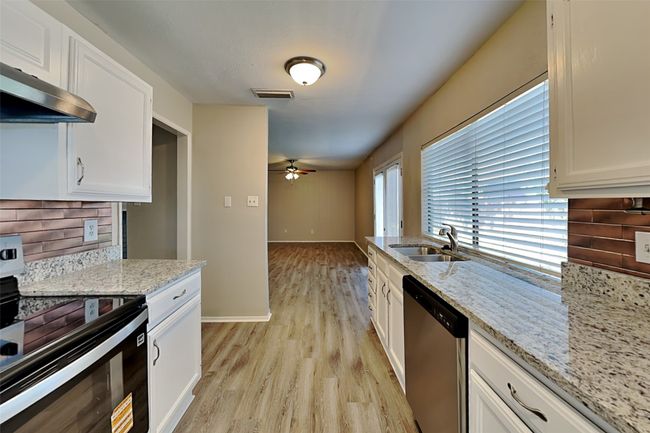 1625 Stockton Trl, House other with 3 bedrooms, 2 bathrooms and null parking in Plano TX | Image 6