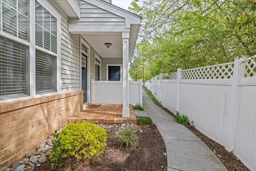 8118 Ships Crossing Rd, Norfolk, VA, 23518-3589 | Card Image