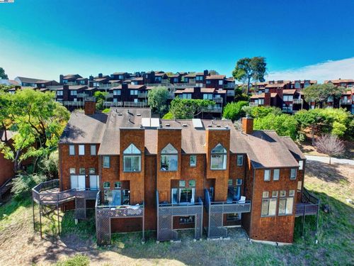 220 Bay Vista Cir, Sausalito, CA, 94965-1036 | Card Image