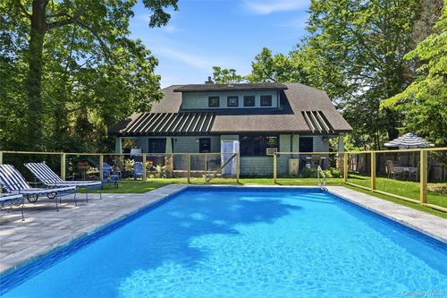 425 Maple Ln, Southold, NY, 11971-2492 | Card Image
