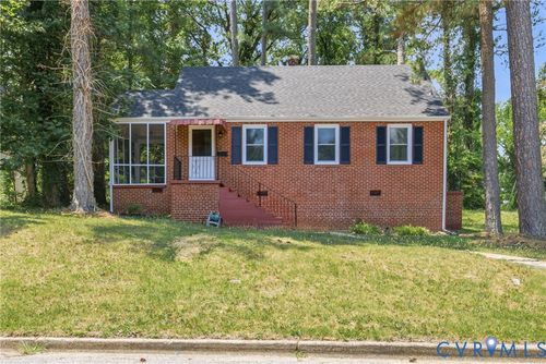 1584 Mount Vernon St, Petersburg, VA, 23805-1327 | Card Image