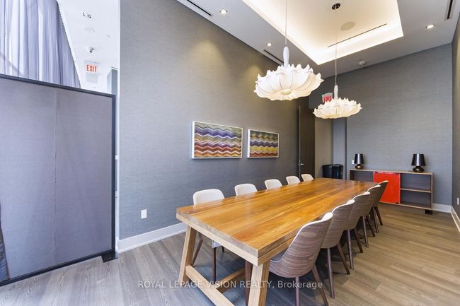 2104 - 10 York St, Condo with 2 bedrooms, 1 bathrooms and null parking in Toronto ON | Image 40