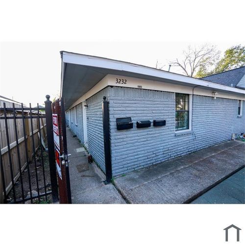 3232 Berry St, Houston, TX, 77004-4654 | Card Image