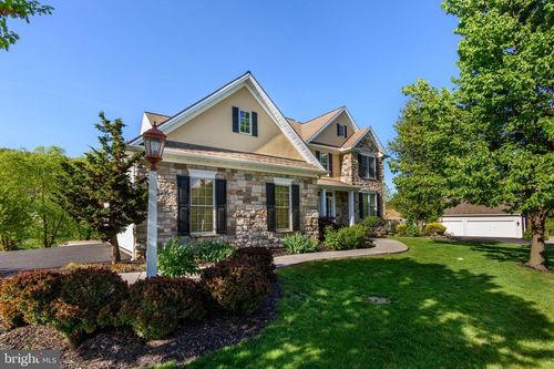6210 Run Cross Ln, Enola, PA, 17025-1295 | Card Image