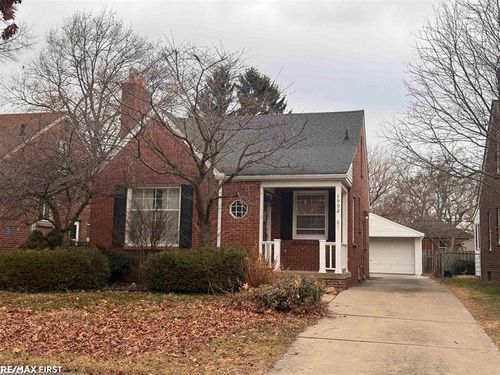 1992 Hawthorne Rd, Grosse Pointe Woods, MI, 48236-1432 | Card Image