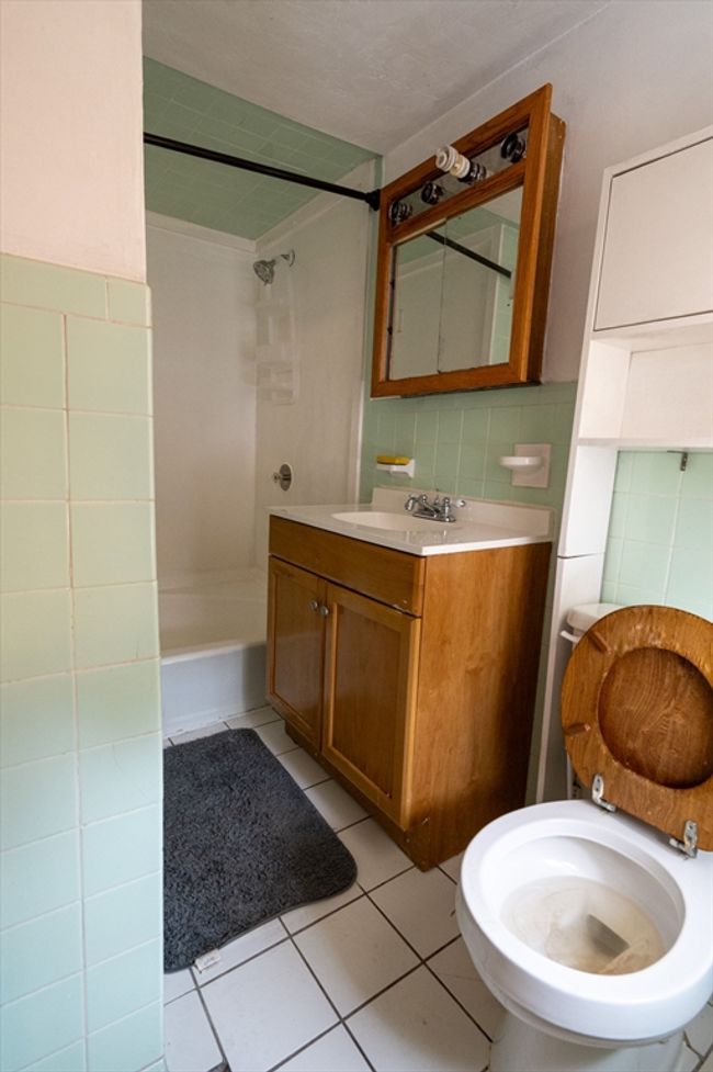 2 - 158 Main St, Condo with 3 bedrooms, 1 bathrooms and null parking in Quincy MA | Image 13