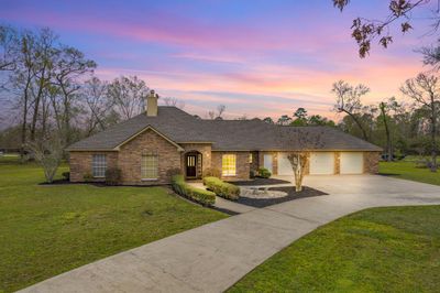 40 County Road 6512, House other with 4 bedrooms, 2 bathrooms and null parking in Dayton TX | Image 2