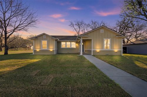 1921 N Woods St, Sherman, TX, 75092-2751 | Card Image