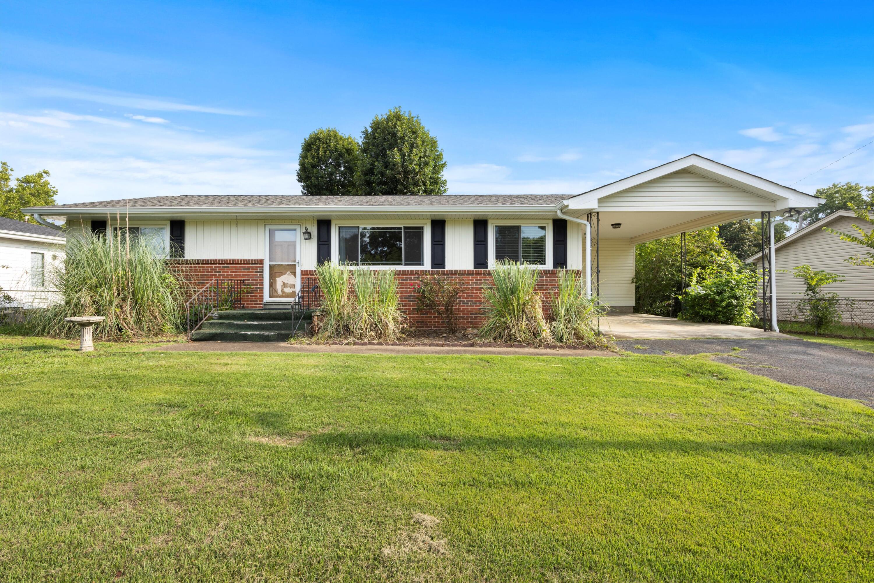 Greenfield Dr, Rossville, GA 30741