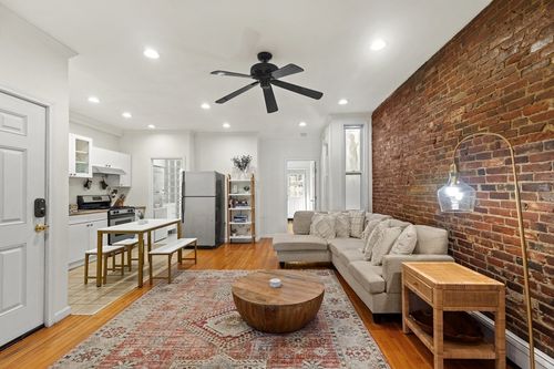 apt-2-245 W 5th St, Boston, MA, 02127-3038 | Card Image