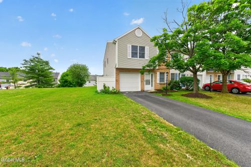 20 Bridgewood Ln, Watervliet, NY, 12189-3449 | Card Image