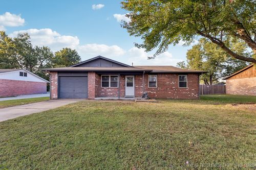 475 E 138th Pl, Glenpool, OK, 74033-2742 | Card Image
