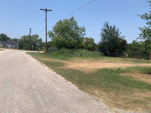 19750 E 5th St, Somerset, TX, 78069-4548 | Card Image