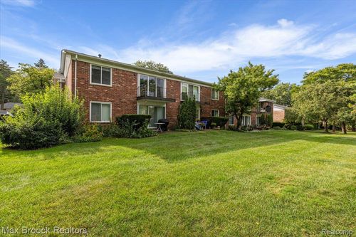 apt-72-2383 Mulberry Sq, Bloomfield Hills, MI, 48302-0675 | Card Image
