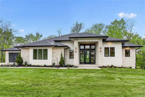 7260 Nw Pampas Ln, Parkville, MO, 64152-3421 | Card Image