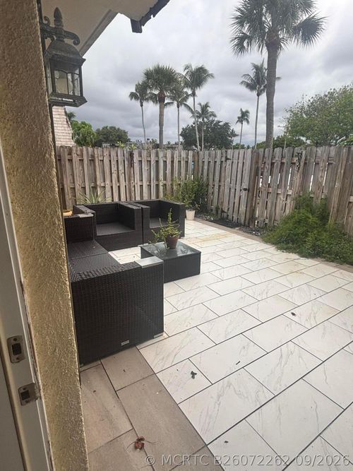 113 W Lake Arbor Drive, Palm Springs, FL, 33461 | Card Image