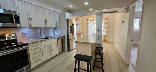 apt-6-917 Ne 16th Ave, Fort Lauderdale, FL, 33304-4486 | Card Image
