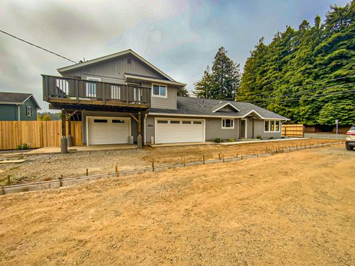 1824 Carson St, Eureka, CA, 95501-4289 | Card Image