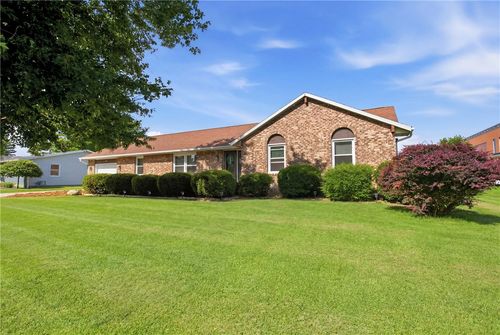 1015 N Henrietta St, Effingham, IL, 62401-1771 | Card Image