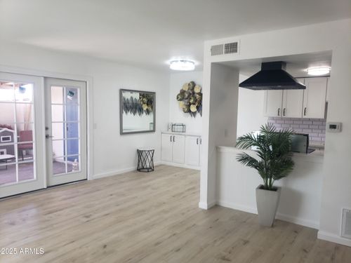 5203 N 42nd Dr, Phoenix, AZ, 85019-2405 | Card Image