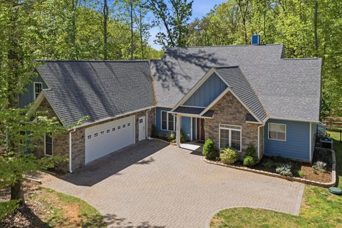 165 Peninsula Dr, Moneta, VA, 24121-2618 | Card Image