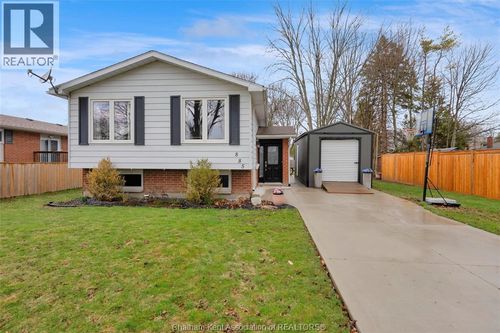 885 Hilda Ave, Wallaceburg, ON, N8A4T3 | Card Image