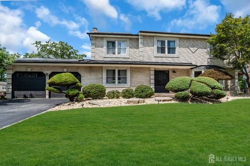 1 Pheasant Dr, Marlboro, NJ, 07746-1812 | Card Image