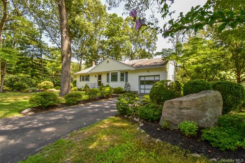 41 Marbeth Cir, Miller Place, NY, 11764-1729 | Card Image