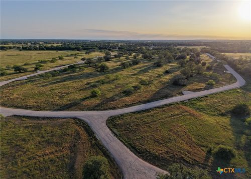 822 Main Loop Road, Waelder, TX, 78959 | Card Image