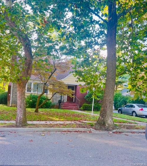 114 Camdike St, Valley Stream, NY, 11580-5334 | Card Image