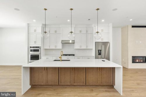 8605 Erdem Pl, Chevy Chase, MD, 20815-5717 | Card Image