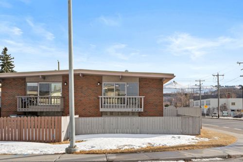8547 47 Ave Nw, Calgary, AB, T3B1Z8 | Card Image