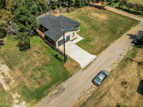 3202 Lowland Dr, Granbury, TX, 76048-3257 | Card Image