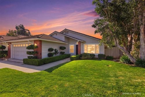 173 S Mercedes Rd, Fallbrook, CA, 92028-2468 | Card Image