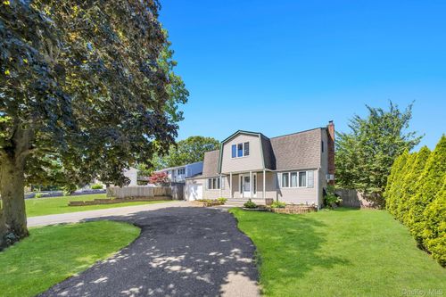 358 Holbrook Rd, Lake Ronkonkoma, NY, 11779-1815 | Card Image