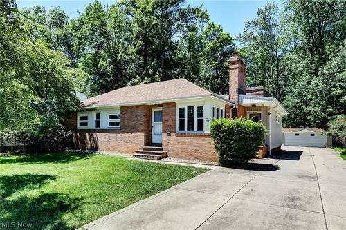 454 E 266th St, Euclid, OH, 44132-1505 | Card Image