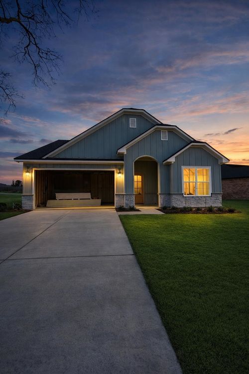 3910 French Dr, Longview, TX, 75604-1000 | Card Image