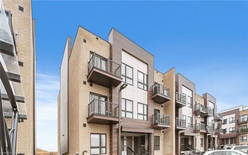c2-10 Palace St, Kitchener, ON, N2E0J3 | Card Image