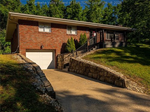 2211 Larwood Dr, Charleston, WV, 25302-4221 | Card Image