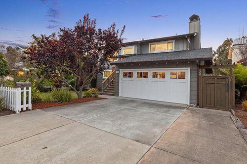 624 Terrace Ave, Half Moon Bay, CA, 94019 | Card Image