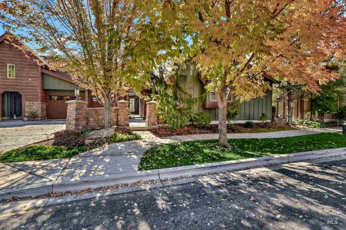 9685 W Sultana Dr, Garden City, ID, 83714-5032 | Card Image