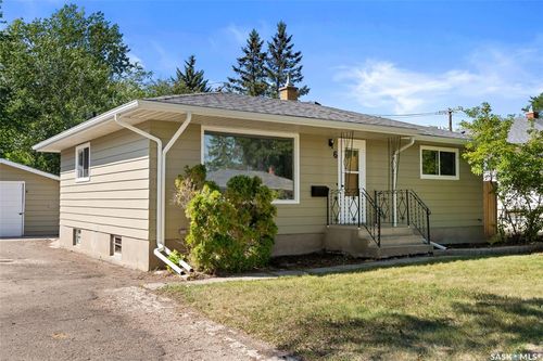 6 Stapleford Crescent, Regina, SK, S4R4S4 | Card Image